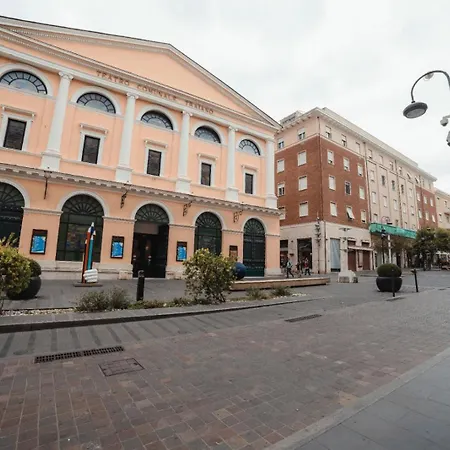 Dimora Cavour 1810 Pensión 4*