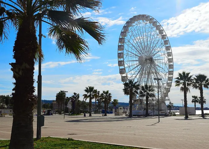 Dimora Cavour 1810 4* צ'יוויטווקיה